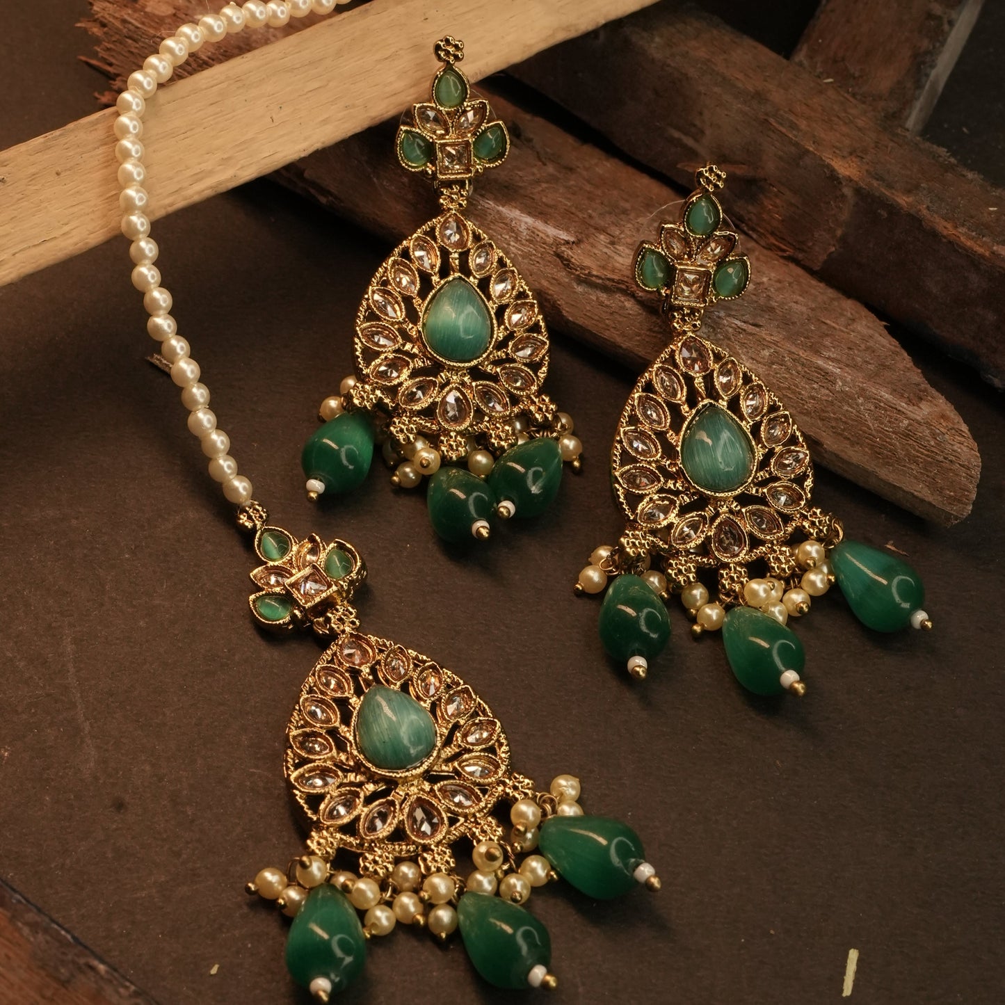 Eira Kundan Set